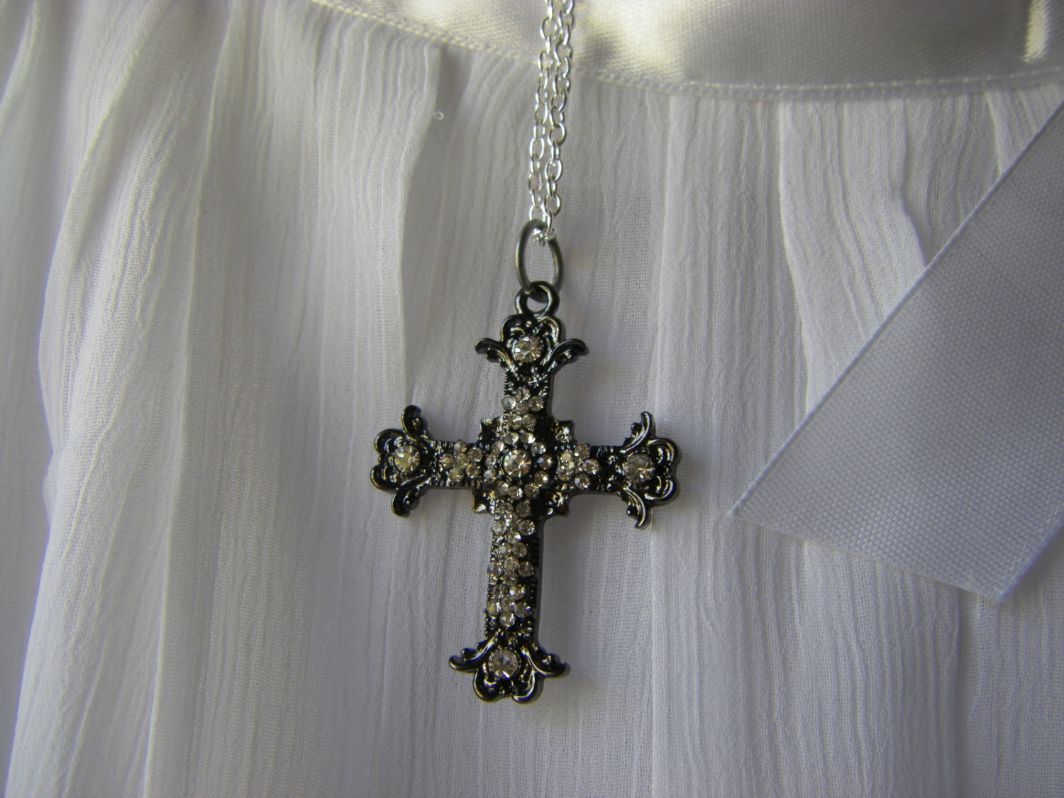 Rhinestone Cross Charm Necklace | SHEIN EUR